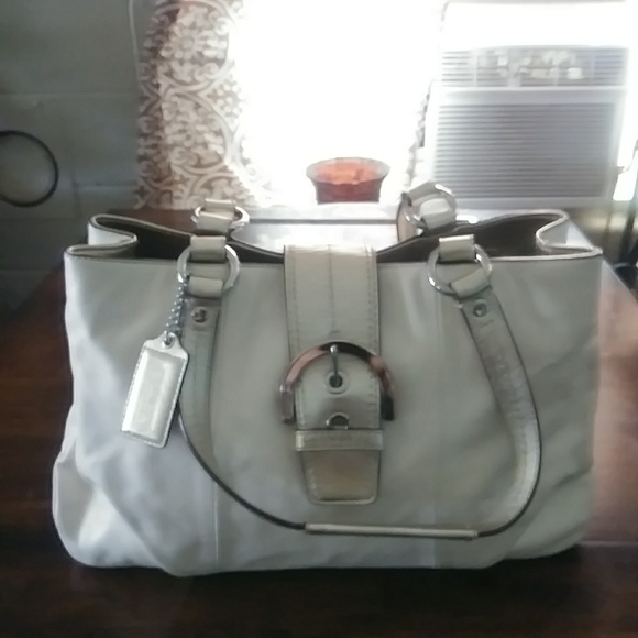 Coach Handbag - Picture 6 of 8